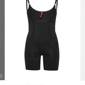 FULL-BODY SCULPTING POWER
OnCore Open-Bust Mid-Thigh Bodysuit